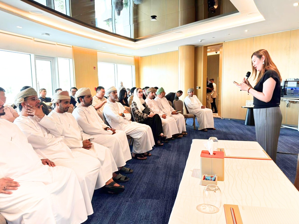 Image of تمهيدًا لانطلاق "قمة أشباه الموصلات".. وزارة النقل والاتصالات وتقنية المعلومات تعقد حلقة عمل عُمانية صينية