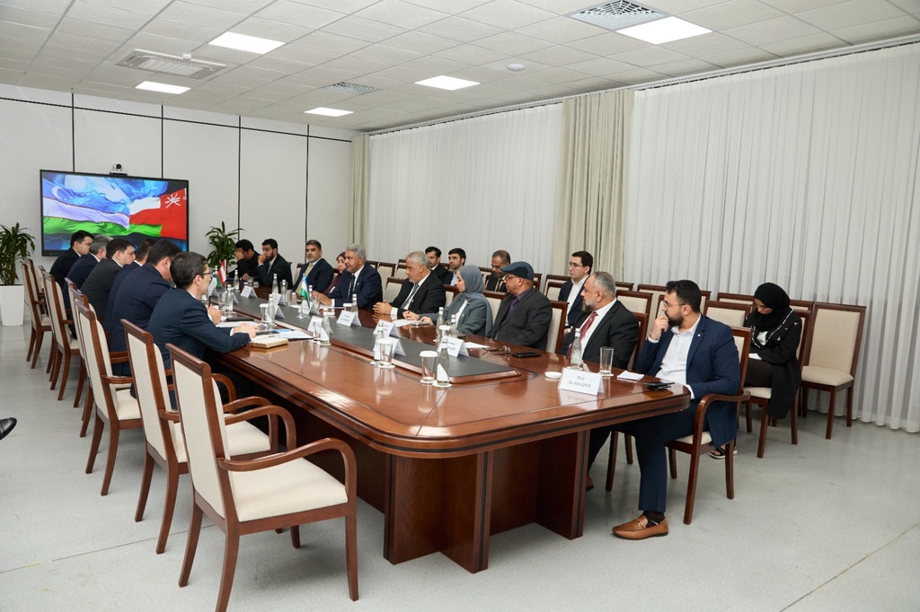 Image of سلطنة عمان تبحث تعزيز التكامل اللوجستي مع جمهورية أوزبكستان